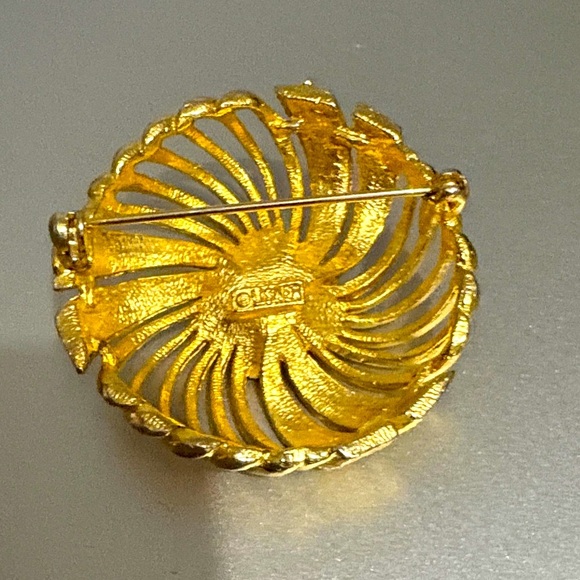 Vintage Signed LISNER Gold tone Textured Round Pin Brooch Excellent Condition - Picture 2 of 4